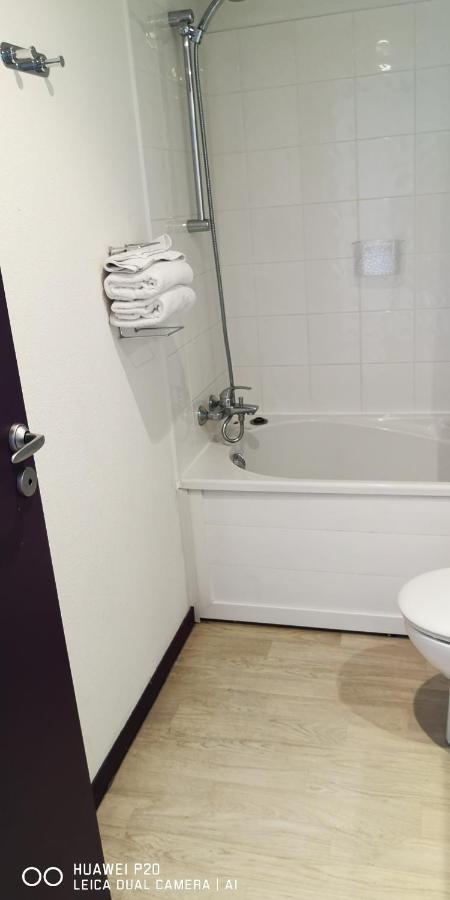 Studio 24M2 Au 4Eme Etage Ascenseur A Cote De La Gare Sncf Lourdes Eksteriør bilde
